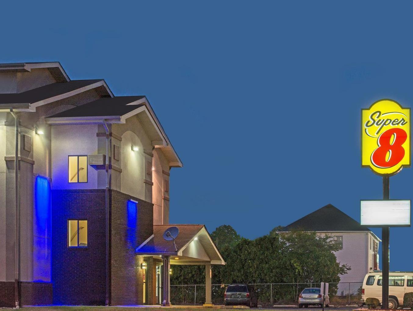 Hotel Super 8 By Wyndham New Castle Exterior foto