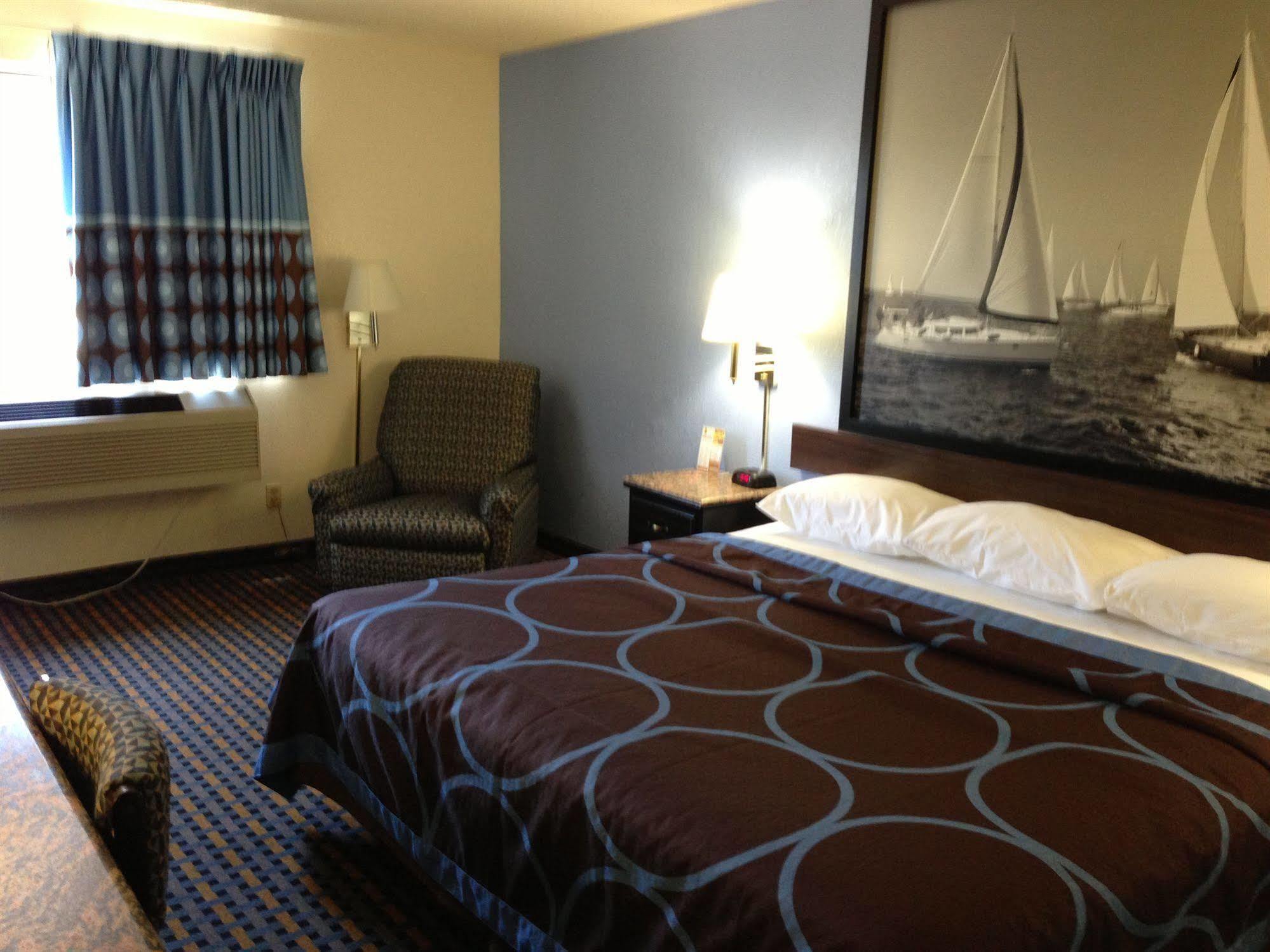 Hotel Super 8 By Wyndham New Castle Exterior foto
